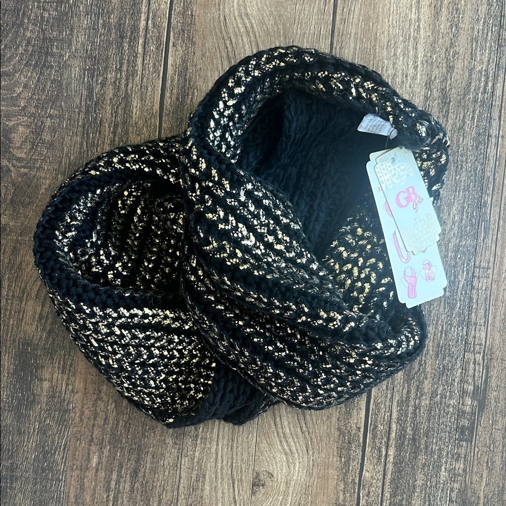 GB Girls Black and Gold Knit Scarf